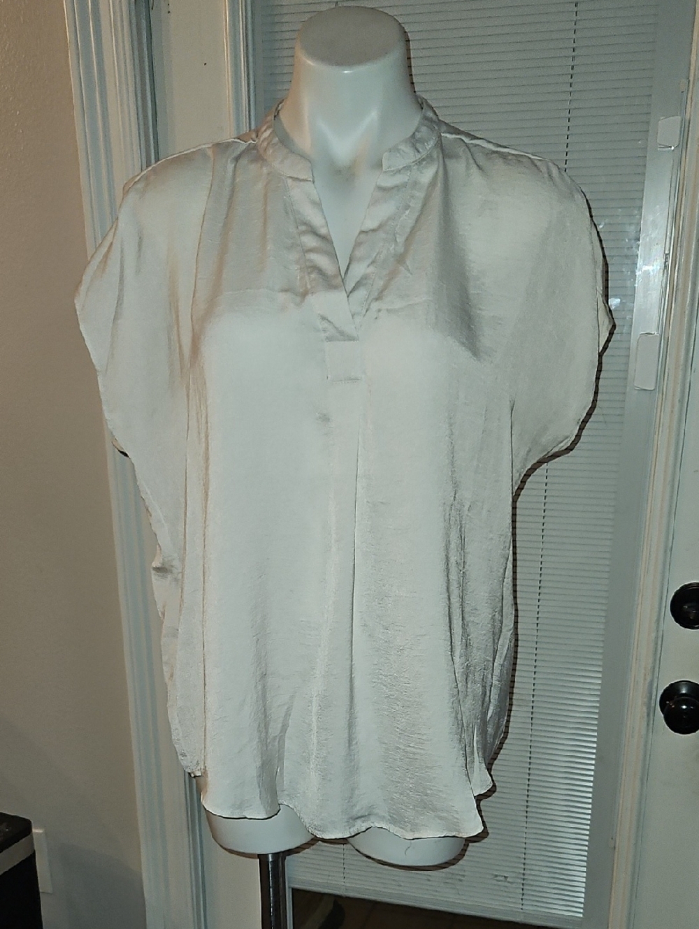 Magaschoni Cream Short-Sleeve V-Neck Blouse